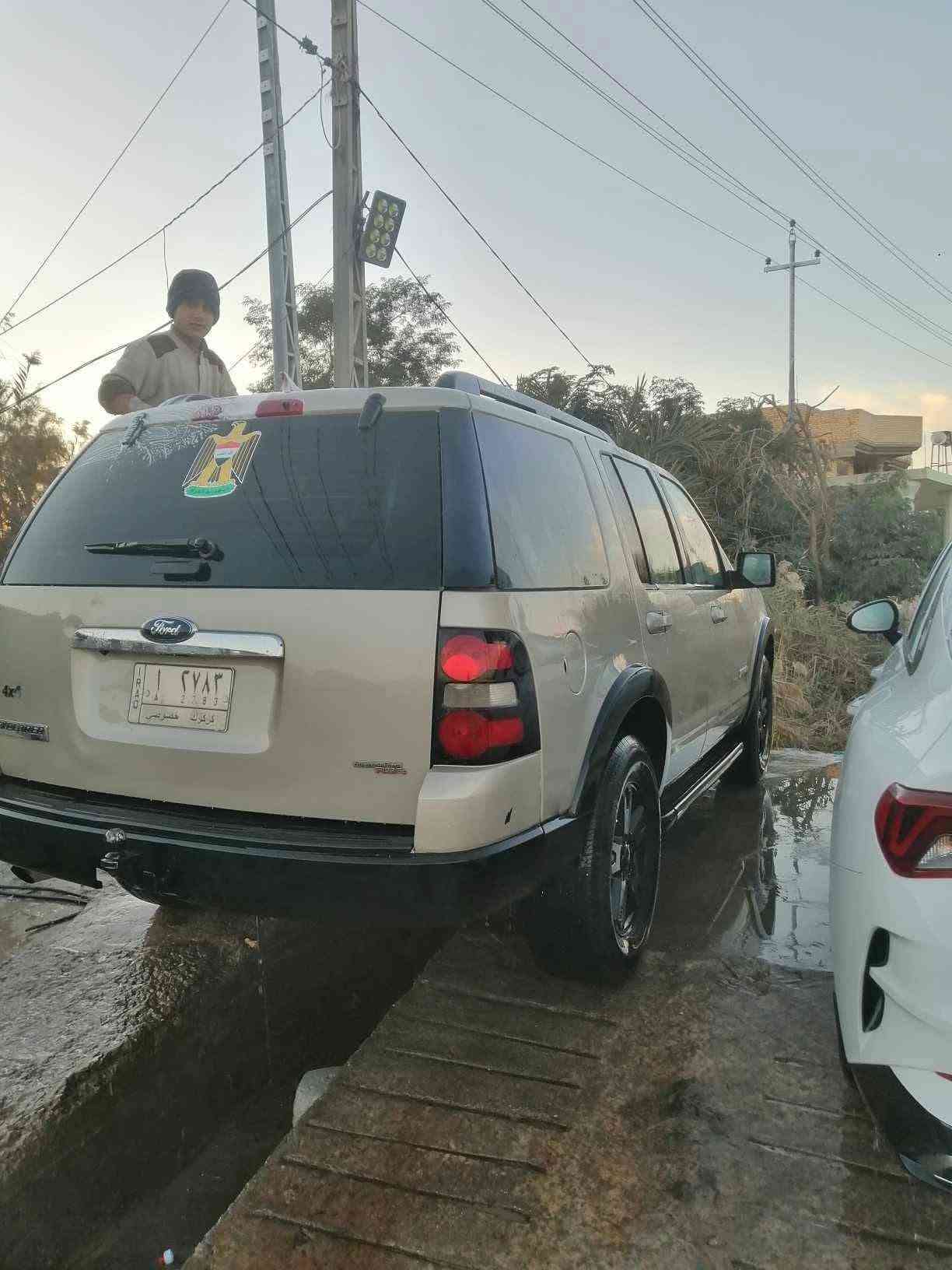 للبيع @إشارة
سياره اكس بلور موديل ٢٠٠٧ السياره مكفوله بيه الصبغ والحادث فقط طخه باب السايق والباقي كفاله سبعه راكب السياره تبريد كير مكينه كفاله مكينه سته العنوان ديوانية ناحية الصلاحيه باقي التفاصيل اتصل وتدلل *********** السعر ٨٦ وبيه مجال
