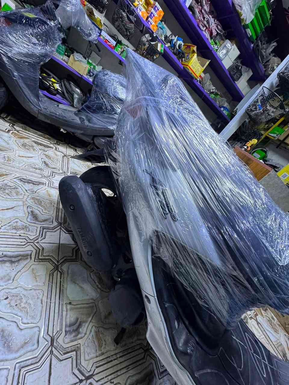 (ترهم اقساط )
دولفين ياباني حاوية فحل قفل اكسن 
مكينة شرط ما مفتوح وضع الشركة 
كفرات ياباني صالنصة كابريتر شوتة 
بلاد اصلي كهربائيات شغاله دبلات 
امامي خلفي شرط 👍
سماوة سايدين حي الحكم مجاور 
صيدلية العين {***********}
