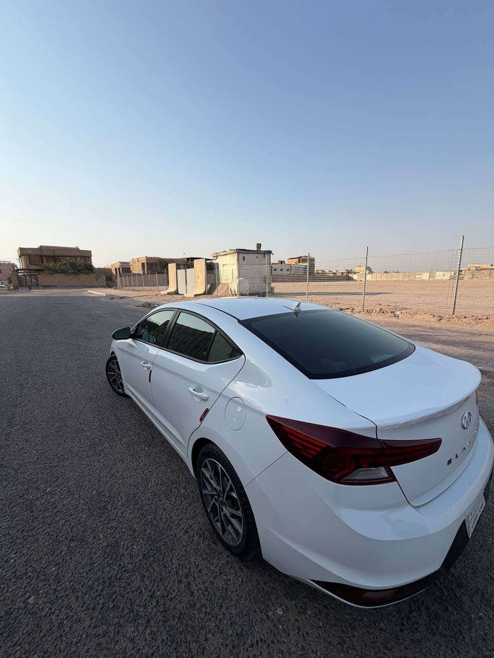 النترا مديل 2020 محرك 2000 دوش كير AT 
مابيه ضربه ولا حادث بيه فقط بارد بدون دواخل
*********** البصرة, العراق
