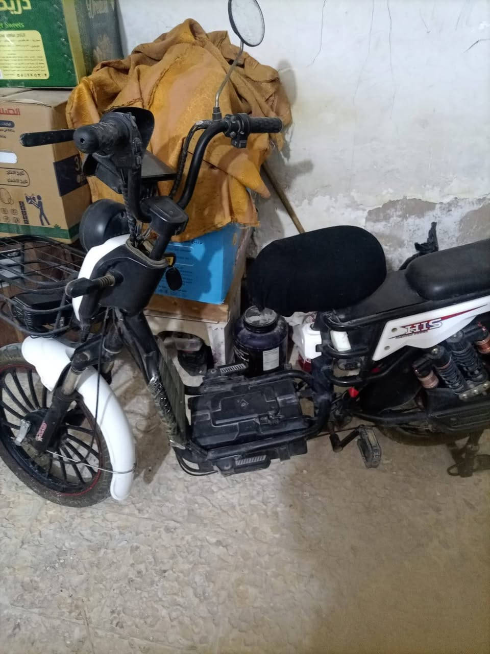 دراجه شحن حجم 20 اربع بطاريه شغاله كامله كهربائيات وعقل بدون اي عطل ينقصها فقط بطاريات السعر فقط ب100 الف فقط للشراي يراسلني على الخاص سعر مناسب جدا مكاني بغداد الشعله مقابل جسر الشعب  رقمي *********** الدراجه لصديقي مكلف بالنشر
