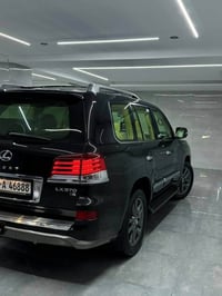لكزس LX570 • ٢٠١٥ • رقم دهوك