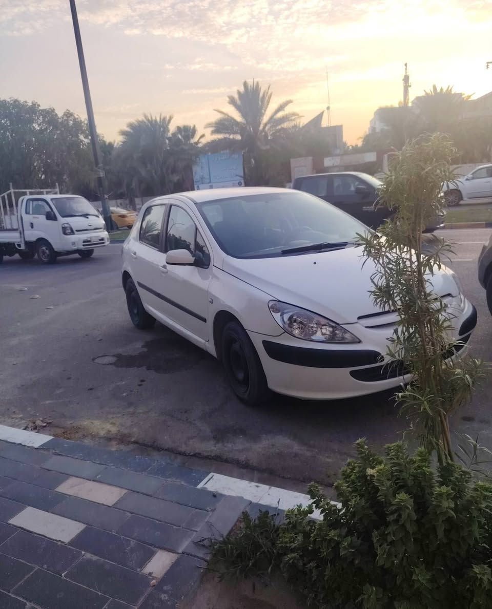 السلام عليكم بيجو ٢٠٠٥ بنيد صبغ فقط محرك جديد.. تبريد
شغال حداديه جديده
رقم بغداد مالكها بالحله
ومكانها بالحله
السعر... ٤٣ وبيها مجال
***********
