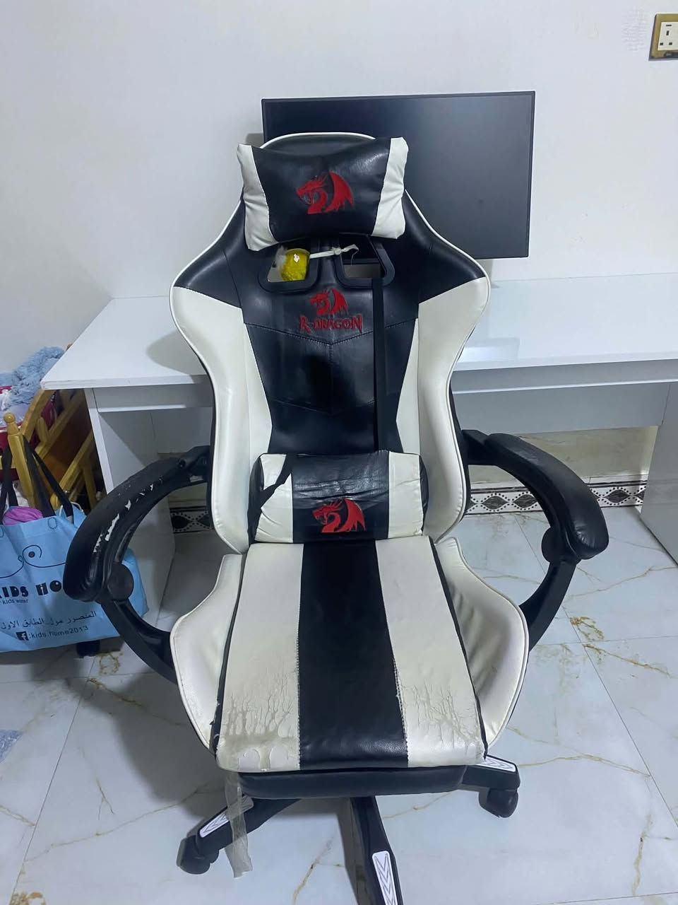 ميز وكرسي • شاشة ASUS TUF ٢٧ • يو بي اس ١٥٠٠