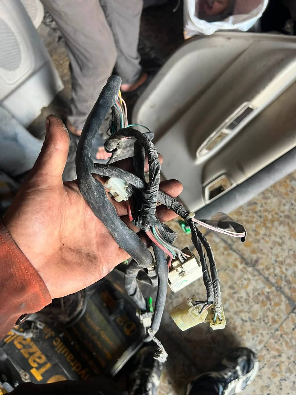 حسن طالبيه   لتصليح وبيع ادوات وتجفيت وتحوير جميع انواع السيارت🚖 شيري 🚘بيوايدي 🚕تيكو جيلي🚑 كورلا🚦 سمند 🚥بيجو بارس 🛞 الموقع بغداد طالبيه قرب  مطعم صادق تواصل 📞*********** ☎️🛜وتساب
