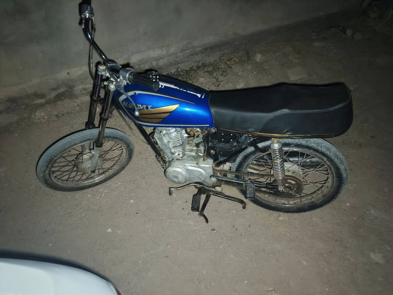 دراجه نامه شلامجه محرك بي صوت كامه دراجه ما بيها شي بعد سعرها275 وبيها مجال رقمي ***********
