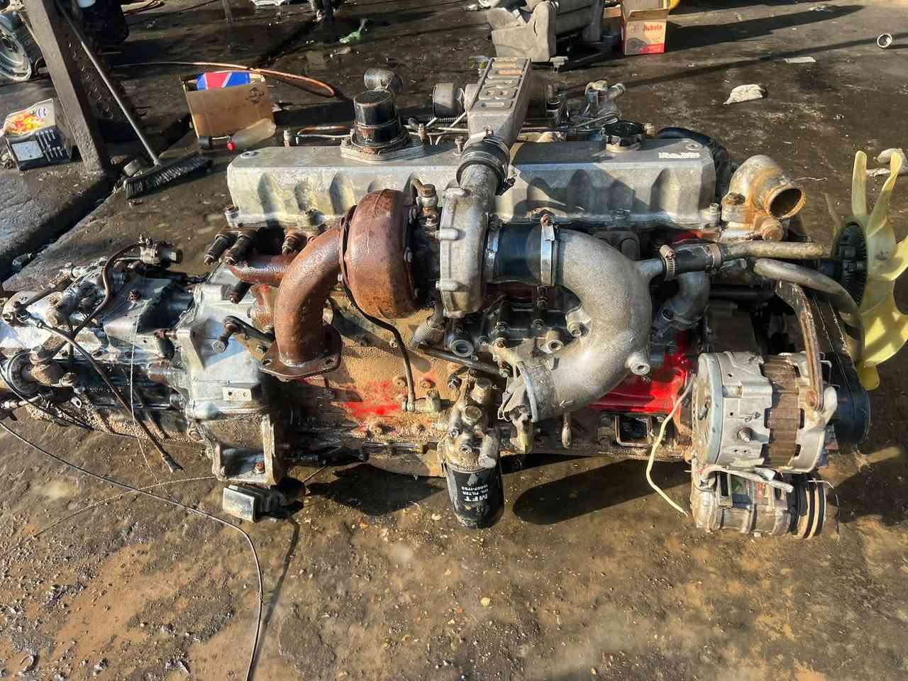 محرك • هينو ٧٠ • قطع غيار