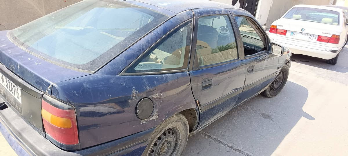 اوبل فكترا موديل 1991محرك 20سنويه جديد دفتر بنزين بي شرط تحويل وكالة سعر 26بي مجال *********** كركوك, العراق
