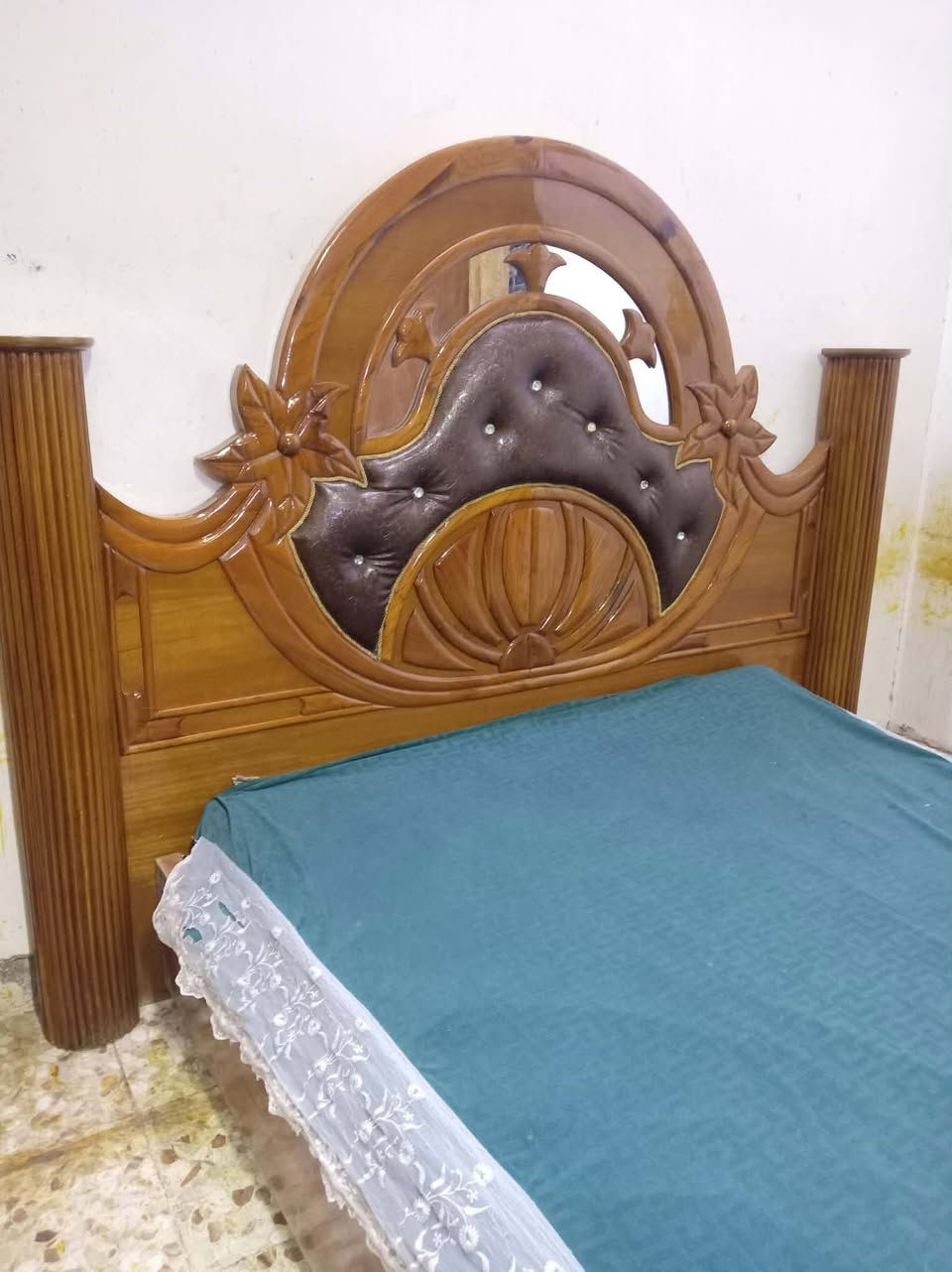 غرفة نوم • نقش يدوي • صاج بورمي