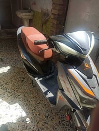دراجة شحن للبيع نقصه بطاريات مكاني مدينه الصدر السعر 300 الف 077007851...