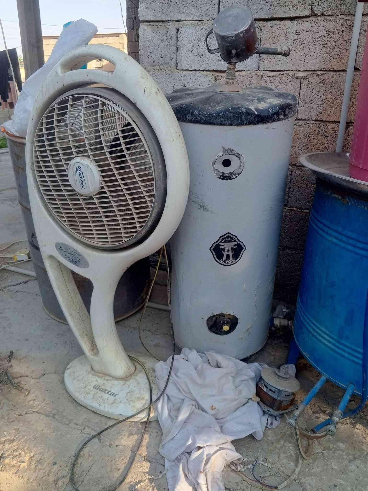 عندي اغراض مستعمله للبيع اكو شراي داخل تكريت رقم الهاتف***********
