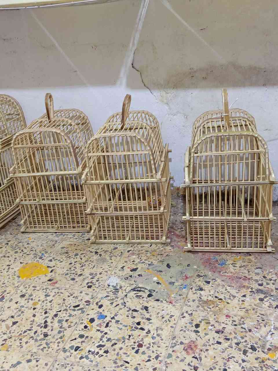 متاح بلابل مخاليف بلبل + قفص + خلطة البلابل + مشربيه ماء 
كل هذا ب ١٨ المكان بغداد الكمالية ***********
