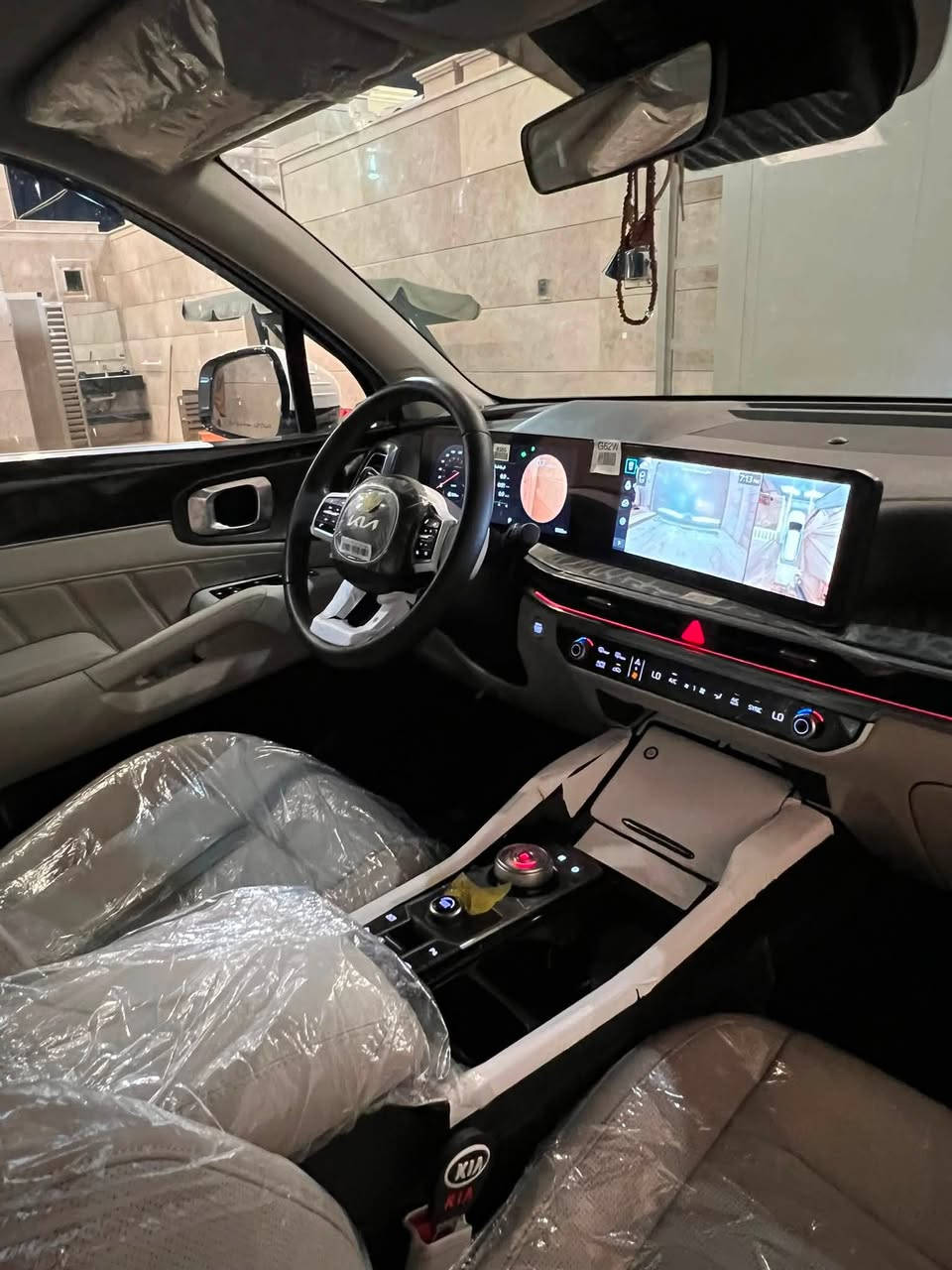 سورنتو 2025 ماشيه 7 فول مواصفات عد البنراما كلش ضمان الدوليه رقم بصره الانكليزي 5 كامرات كشنات جلد بلاد تقديم وترجيع بالرموت توقف ذاتي 6 سلندر ويل 20 داتشو حساسات 12 عليه PPF خارج السياره وداخل بالكامل اب14 ورقه مكاني بصره الشراي يتصل ***********
