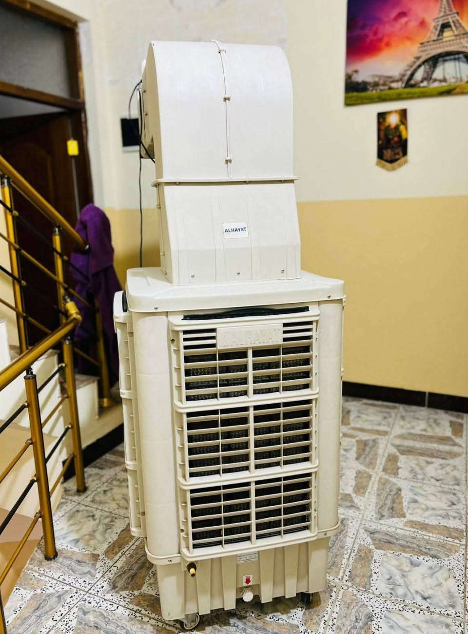 مبرده جديده وحجم كبير
شغاله وعل فحص اي نقص ماكو
سعر150 الف ويتوفر توصيل
تواصل خاص او واتساب
***********
