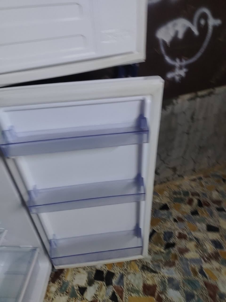 سلام عليكم ثلاجه جديده استعمال قليل بيكو نوعيه رقيه لبيع ***********
