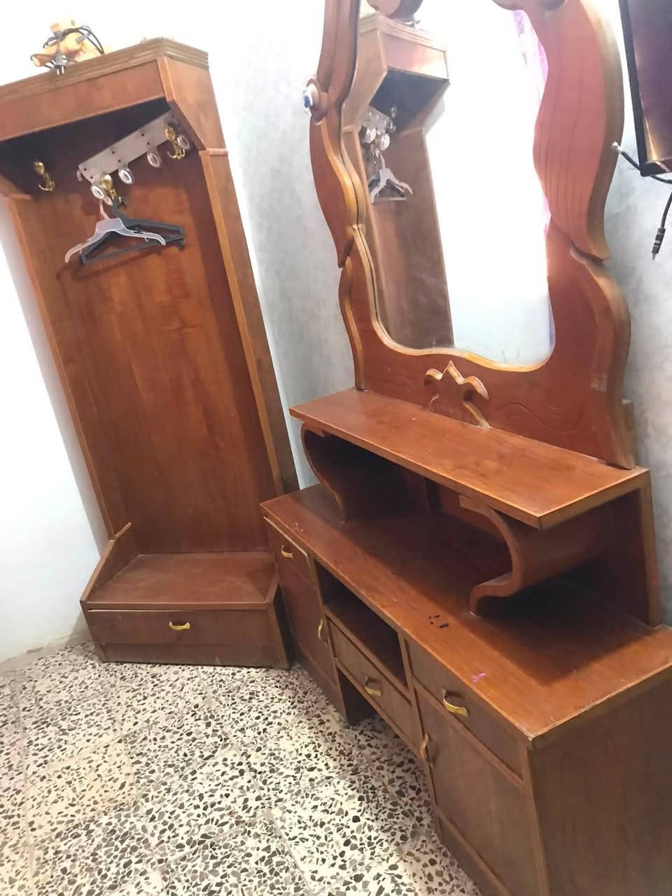 غرفه نوم 5بوب للبيع سعر 650/. ***********
