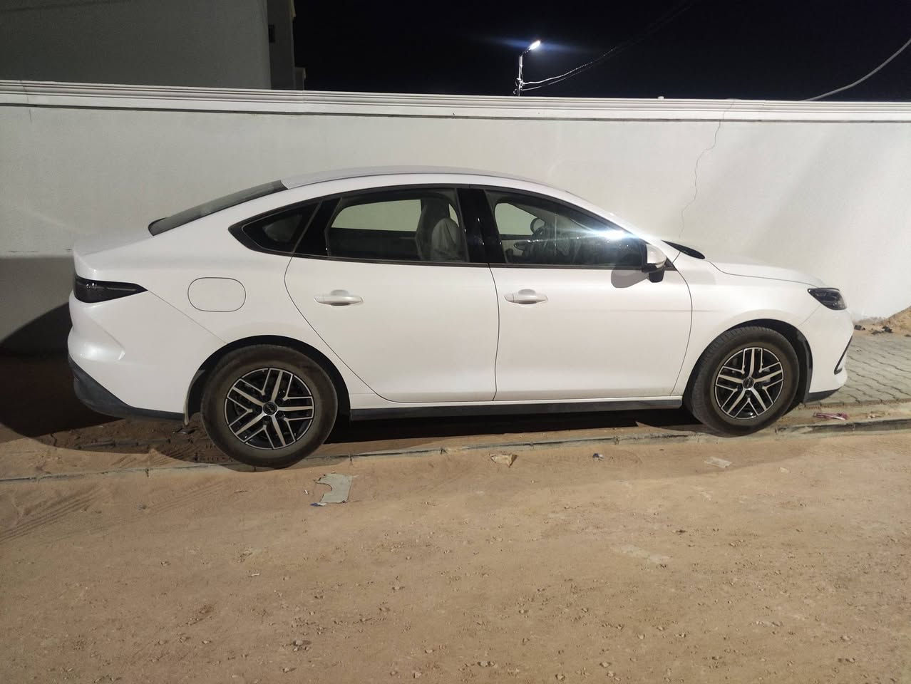 السلام عليكم BYD سيل 5 ويل كب كروم ورقم بغداد موديل 2025 ماشيه 11000 سياره جديده كفالة عامه
سعرها 19 ونص  للاستفسار الاتصال *********** ومكانها النجف الاشرف 

مواصفاتها .

بصمة وكارت وتشغيل عن بعد 

شاحنه اصلي ١٦ امبير

جلد ابيض 

ويل كب كروم 

شاشة اندرويد 

كامرة 

حساسات خلفيه 

فول تحكم استيرن 

تبريد قطعتين 

حاجب نهاري

السلام عليكم BYD سيل 5 ويل كب كروم ورقم بغداد موديل 2025 ماشيه 11000 سياره جديده كفالة عامه

السلام عليكم BYD سيل 5 ويل كب كروم ورقم بغداد موديل 2025 ماشيه 11000 سياره جديده كفالة عامه
