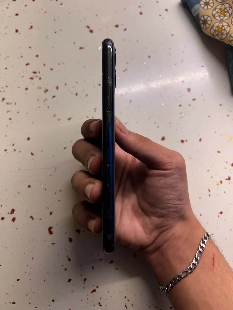 iPhone 11 Pro ذاكره ٦٤ مبدل فقط بطاريه  للمراوس ب١٢ وفوك مكاني بغداد الشعب واتساب ***********
