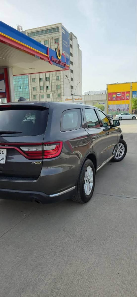 🚘🔥 للبيع دودج دورانجو 2019 — سيارة نظيفة جداً وتستاهل 🔥🚘

إذا تدور على سيارة عائلية، واسعة، مرتبة ونظيفة وتستاهل، هاي دودج دورانجو موديل 2019 خيار ممتاز 👌

✨ السيارة جداً جداً نضيفه ومعتنى بيها بشكل واضح، نظافتها الداخلية والخارجية ممتازة، والداخلية مرتبة ونظيفة، وما بيها إهمال، سيارة استخدام نظيف وتستاهل الفحص والمعاينة.

🔹 الموديل: دودج دورانجو 2019
🔹 الممشى: 85 ألف ميل
🔹 عدد الركاب: 7 ركاب
🔹 الداخلية: مخمل ومرتبة ونظيفة
🔹 التايرات: جديدة 🛞
🔹 التبريد: بارد ❄️
🔹 الصبغ: مكفولة من الصبغ
🔹 الملاحظات: نصف الجاملغ الأيمن + تكحيل

💎 السيارة بشكل عام نظيفة جداً وجميلة ومريحة، مناسبة للعائلة والاستخدام اليومي والسفر، ومساحتها واسعة وسبعة ركاب، والداخلية تعطيك راحة وفخامة.

🔥 سيارة نظافتها تفرق عن غيرها، والجاد يجي يشوفها ويفحصها بنفسه.
📸 المعاينة خير دليل على نظافة السيارة وحالتها.

💰 السعر: 220$

📞 للاستفسار والاتصال:
***********

⚡ للجادين فقط — السيارة تستاهل المشاهدة والمعاينة.
