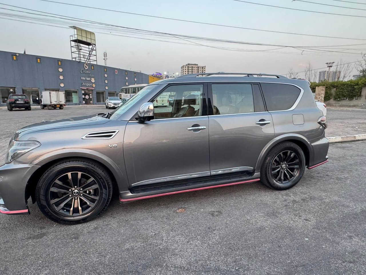 ﷽
‏ NISSAN ARMADA 2018 SL
نيسان (ارمادا 2017) فول مواصفات بلاتينيوم
فول مواصفات ١/١ 

◽️محرك ( V8 5.6L ) ثمانية سلندر
🔷
‎🔷سياره فول مواصفات واحد على واحد
🔷محرك _(5.6L)-(v8)
🔹گير محرك بشرط جديد كله على وضع بيلادي

▫️سيارة نيسمو  بالتنينViP 🔥

◽️سيارة بيها ( قطعتين  بونيد جاملغ  سكن  )
🔹سيارة جديد حيل حلوه  نضيفة
🔹سيارة داخل و خارج كل جديد كل على وضع شريكة

◽️مواصفات
🔹( بصمة  - داخل مش مشي  - خمس كاميرات - رادار أمامي و خلفي - رادار جانبي - تشغيل عن بعد - صندوق شفت - ٧ راكب  - كشن و ستيرن خزن -تبريد مركزي - حصاص أمامي و خلفي - لايت ليد و زينون - داخل فورميكا -  بعد )

◽️محرك كير  بشرط مامفتوح
سياره حيل نظيفه كلشي علي بلاد لوك
بسميً السنويه بشرط تحويل و غرامة 
سياره مابيها دينار مصرف كامل من كل نواحي

◽️نظافه ١٠٠٪؜ كامل سيرفس بدون نقص و بدون مصرف سياره اي نقص مابيها 
4 أيطارات جديدة تاير و ويل نيسمو  جديد 

نفس اليوم /تحويل و كالة مبأشر 
مكان / اربيل 
◽️سعر 💵_ 175 $🔥🔥
◽️موبايل☎️ 
*********** أربيل, العراق
