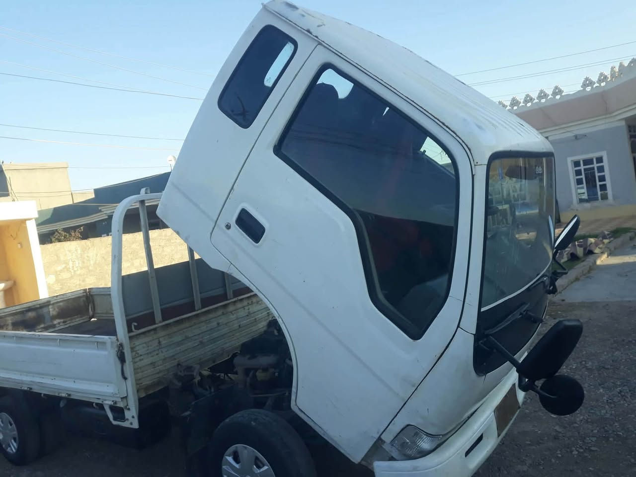 كيا فونتيره موديل 2000 ما مسجل شاصي ما مكصوص كير محرك اكسن صدر جديد. طخم تاير 6  جديد سياره جاهزه مجهزه مال جناي  مكفوله من الخياس وتصليح السعر 26  بيه مجال البيع نقد اعتذر  عن المراوس  رقم الهاتف*********** الساره ما مسجل ملاحضه مكلف بل نشر والسياره ما مسجل
