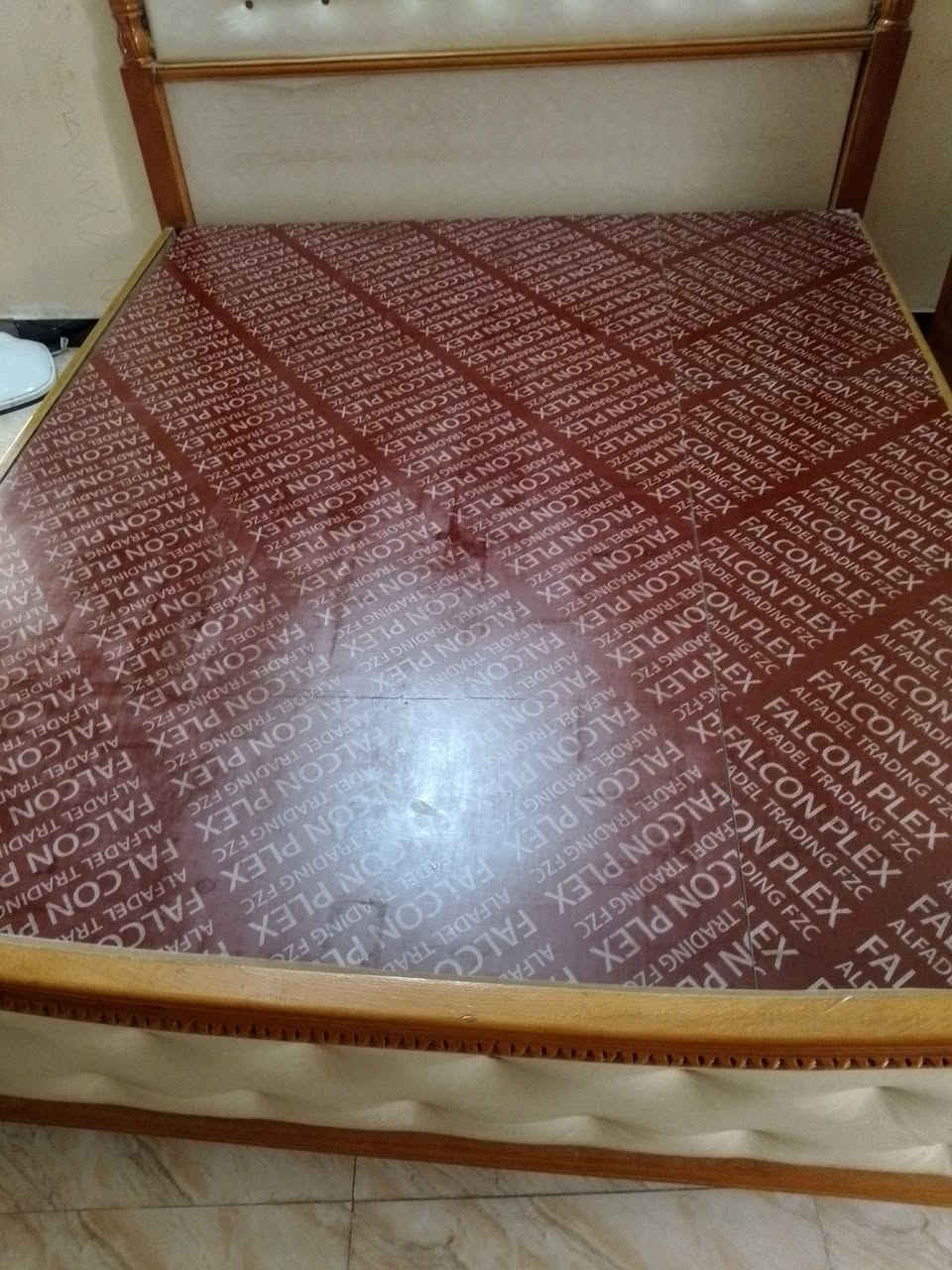 غرفة نوم جديدة للبيع  
-----------------------
كنتور ٥ باب مع الملحق ارضية مجرات ٢
جرباية كبس بلوك الضهر نقش صاج مع دوشمة الوجه والظهر 
زاوية مع مرأة خارجية
ميز تواليت ٤ مجر
كومدي  ٢ ملحق مع الجرباية

البيع غرفة كاملة 
العنوان  ديالى بعقوبة بهرز نهاية حي الشرطة
***********.  واتساب او اتصال بعقوبة, ديالى

