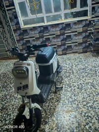 البيع دراجه آر 8 بس بطاريات ما بيه سعر 225 وبيه مجال  رقم تواصل 078090...