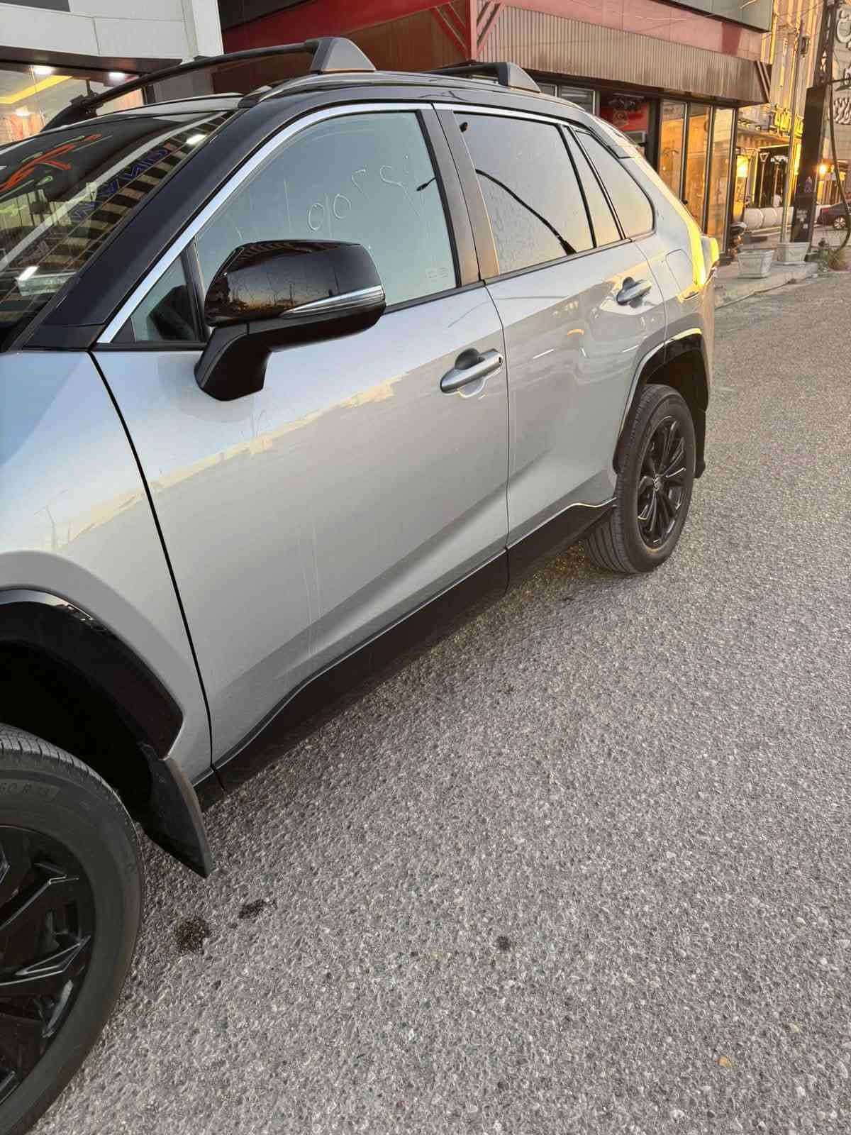 راف فور XSE • هايبرد • دفع رباعي