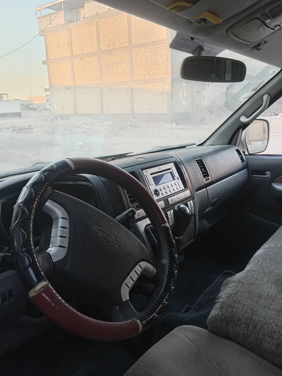 سلام عليكم شيري مديل ١٣ موصليه السياره ماشيه ٧٠ الف فقط كلشي شغال ع وضع الشركه مكينه بلاديه  تبريد ويه السويج السعر ٦٥ وبيه مجال  مكان البصره اتصل على الرقم *********** وات ساب موجود
