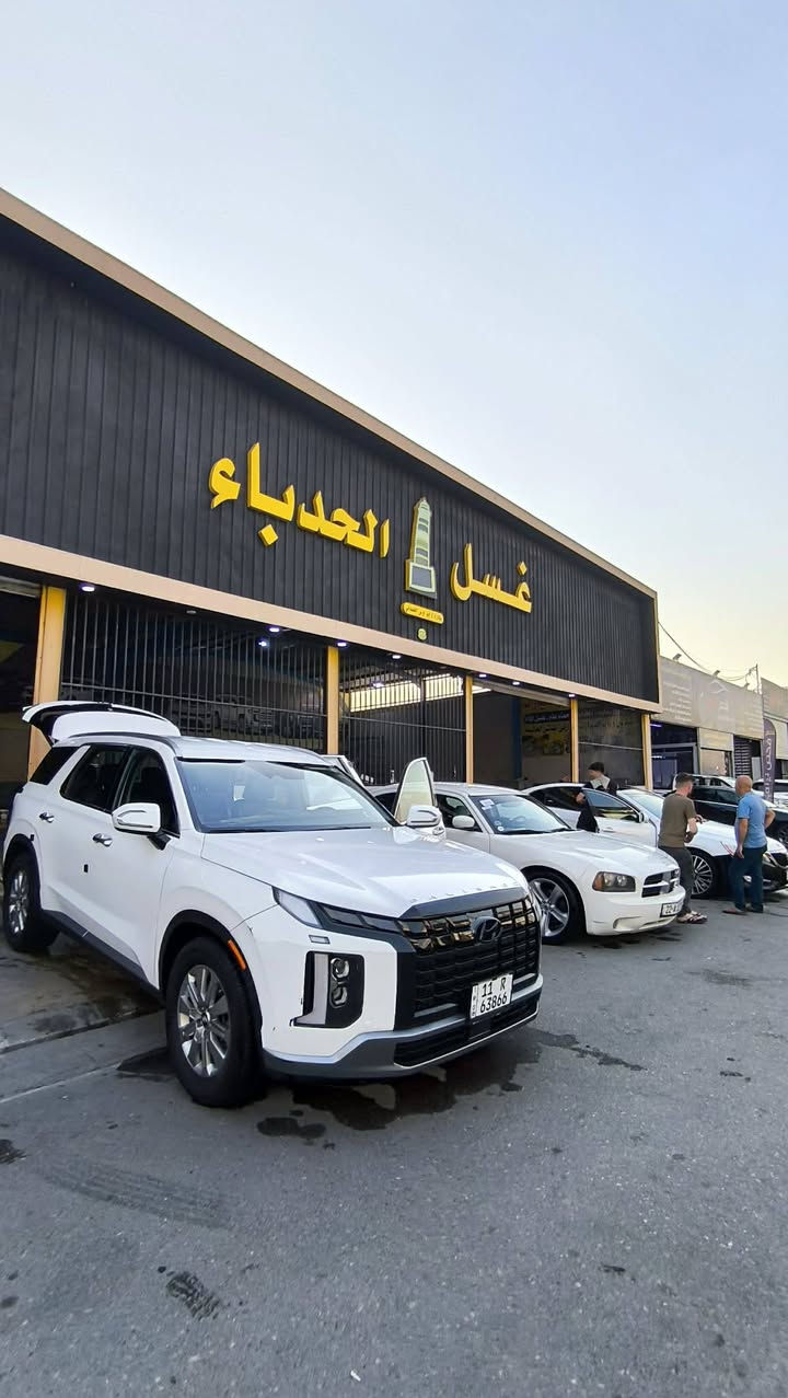 هونداي بلسايد 
فئه sel
الموديل : 2023 
الون : ابيض
العداد :  67000 km قابل للزياده ماشيه. 
 
الضرر … بنيد مبدل نفس اللون+ ورقم الشاصي موجود بالصور
المواصفات :
المحرك   v6    3.8 
بصمة تشغيل + بصمة ابواب 
 رادار امامي  + خلفي 
حساسات امامي + خلفي 
كامرات عدد 2 
كشنات كهربائي تدفئة 
تبريد مركزي امامي + خلفي منفصل التحكم
تحكم ستيرن + شفتات 
مرايا هيتر + تعتيم 
صندوق كهربائي شفط + اربع وضعيات فتح صندوق
وضعيات قيادة  (5) 
اوتو هولد + نقطة عمياء 
سايد بريك بصمة + مثبت سرعة
شحن وايرلس 
إشارات بالمرايا  + إشارات جانبيه
اوتو هولد 
تحديد مسار
شاشة ديجتال كبيرة
تشغيل عن بعد .
دفع رباعي 
ماسحات اوتو 
وبعد بيها هوووواي مواصفات معروف 
سياره بغداد بسمي
235وبيها مجال
للاستفسار اكثر  الاتصال  
رقم الهاتف: ***********
عنواني :موصل
