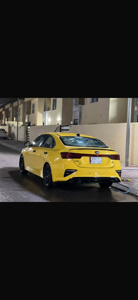 السلام عليكم  سياره كيا فورتي مديل ٢٠  للبيع محرك مفتوح   كير محور المرغوب سونار مرفق بصور   دوشمه كامله سياره كامله على آخر شي شاشه تاب *********** بي واتساب بدون مراوس
السعر ١٠٥ وبيه مجال مكاني بغداد البياع 
ملاحضه مرات يصير بيه رجفه من ٣٠من تمشي ٦٠ هيج وتروح
