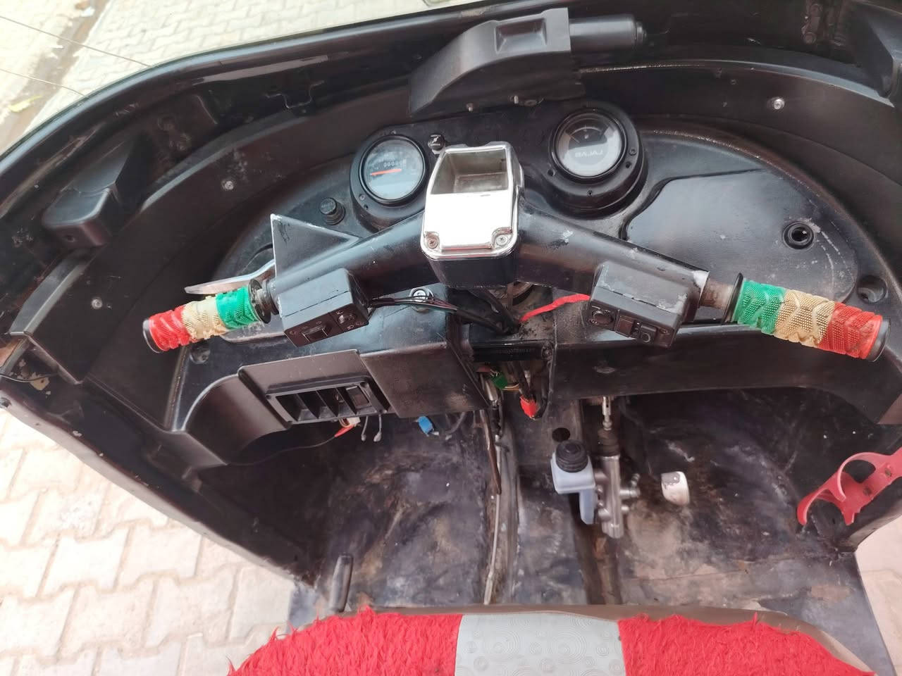 السلام عليكم شباب تكتك للبيع موديل 17 وبلسنويه 16 تكتك نضيفه لا تنقيص ولا تبخير تتيرات جدد جادر جديد مكان بغداد الحريه السعر 3،700 تواصل *********** رقم نكليزي شرط التحويل
