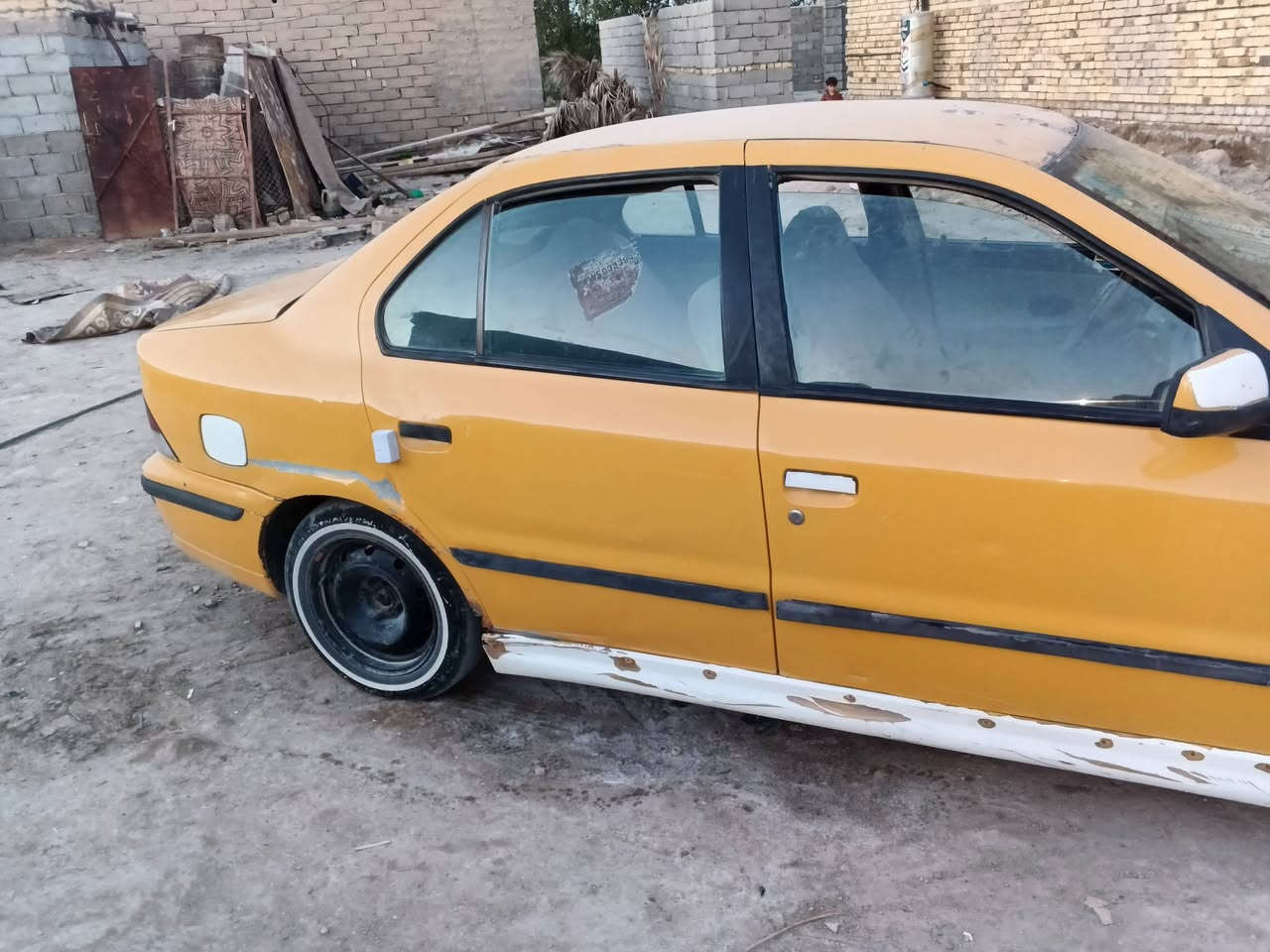 السلام عليكم سمند للبيع جاهزه كبل للشارع ذي قار صفره الك غرامه واهيئه اطيكياهه مصفره وكامله سعره 18بيه مجال قليل
