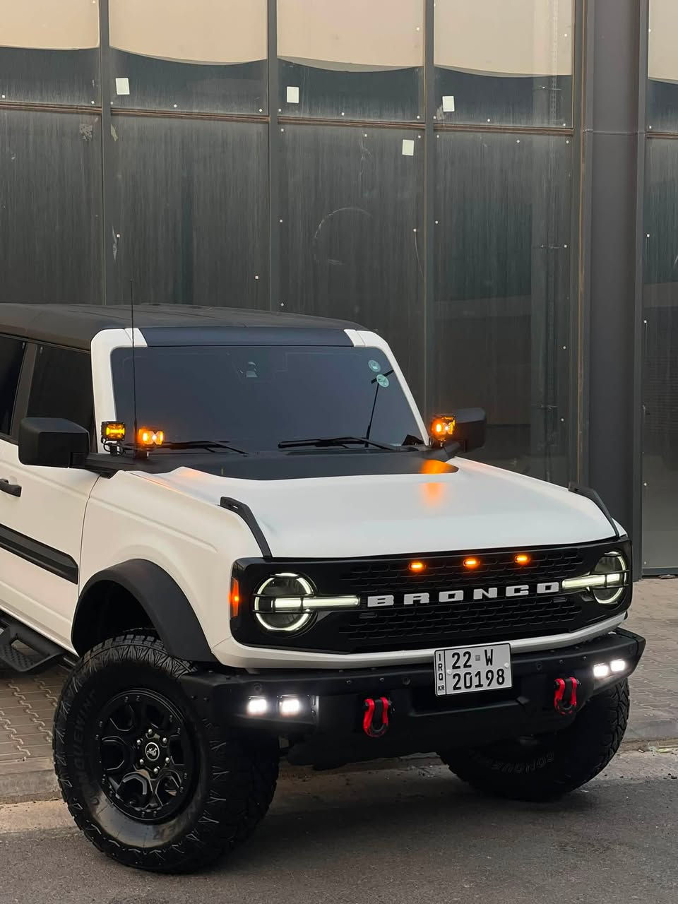 سلام عليكم 

فورد برونگو 2024 Wild trak🇺🇸🇺🇸

السيارة بيهة نص جاملغ و نص بونيد بدون تبديل بدون ايرباك 

مكان السيارة سليمانية 

محرك 6 سلندر توربو چارج 

مواصفات wild trak
شاشة جبيرة 
كامرات ٣٦٠ درجة 
رادار ٣٦٠ درجة 
شحن وايرليس 
اطفاء ذاتي 
حساس امامي و خلفي 
5 دكم السيارة 
شاشة اندرويد 
كشنات جلد 
كشنات كارباء جهتين 
كشنات هيتر 
استيرن هيتر 
بصمة ابواب 5
تشغيل عن بعد 
گيج الكتروني 
نضام AUX
دعامية امامي حديد رابتر 
بلاجيكتور رابتر 
دبلات foox
لوييات رابتر 
فندرات عريض 
لايتات ليد 
بگلايت ليد 
فور ويل 4*4
سقف متحرك 
داخل جلد لونين كلش مميز 
دوسات حديد 
ماشية ٢٧ ميل فقط 

السيارة مغلفه PPF طافي ضمان ١٠ سنوات 
بيهة كتاب تضليل 80% 
السيارة مصروفة علي كلش اهواي و بلواقع احلي 
كير و مكينة كله ابشرط بدون اي خلل 

سعرة ٣٧٠$ بي مجال 

رقمي *********** 

السيارة بسمي ابشرط تحويل او وكالة
