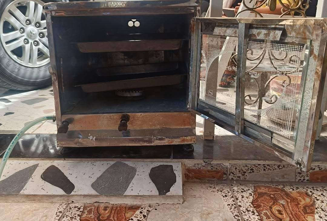 غراض مال بيت للبيع القفص ٢٥الحوض سمج ٢٥الفرن ٣٠ وبيهن مجال والاستفسار هاذا الرقم***********
