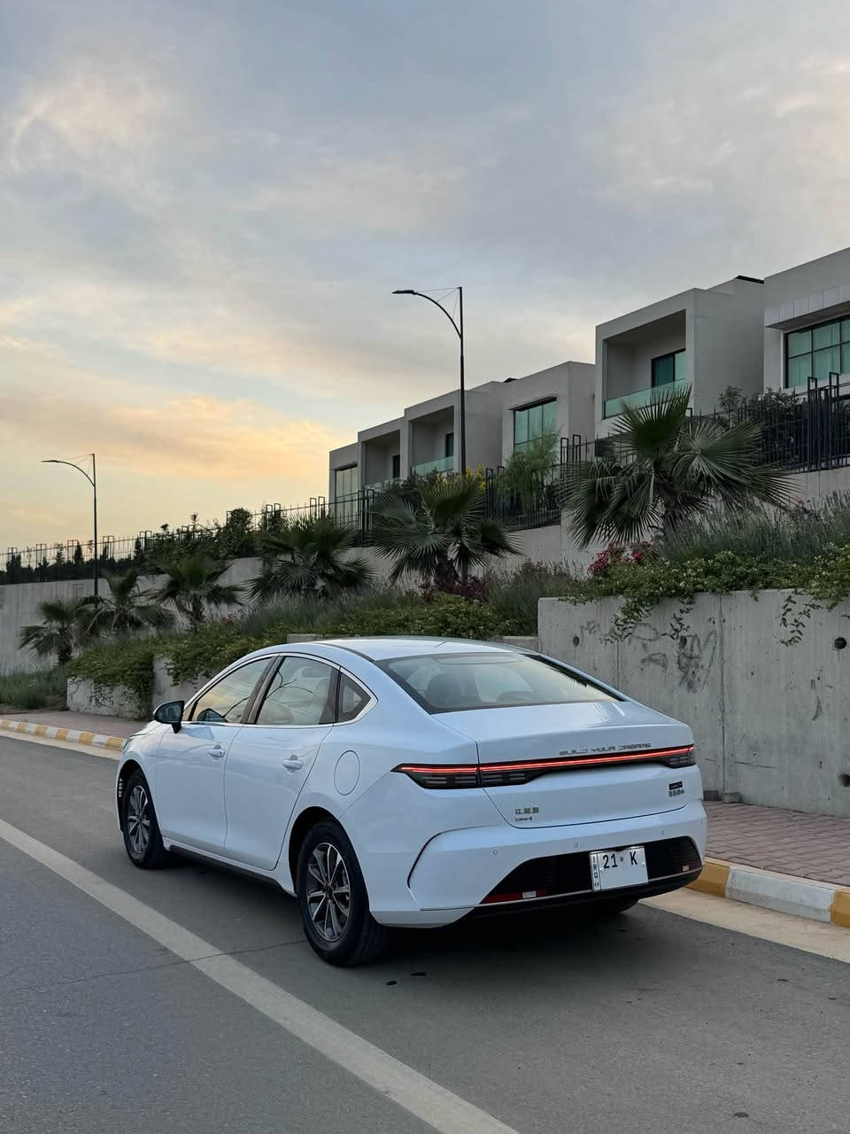 BYD DESTROYER 2025 PHEV
بیوایدی دیسترۆیەر ٢٠٢٥ پڵەگین هایبرێد

ماوەی ڕۆشتن: 6,000 کم

سەیارەکە کلینە دەعامی بۆ دەعامی بە شەرت هیچی نییە سفرە ماشاءاللە

پێنج ڕەقەمی جوانی لەسەرە و لەگەڵ سەیارەکەیە

مواسەفات DESTROYER:
شاشە تەقڵە
ویل کەپ بیلادی
ناو سپی بیلادی
تەحدید سورعە
سێ مۆدی لێخووڕین (ECO, SPORT, NORMAL)
ئاوێنە ئیشارەت
یەدە بەسمە
دەبڵ شاشەی گەورە 
تەحەکووماتی سەر سووکانی کامل
زۆر مواسەفاتی تر……

کامل سێرڤس کراوە 
ڕۆنی تازە گۆڕاوە 
چوار تایەی تازەی لە ژێرە بیلادی

کارەبایات دەعامی بۆ دەعامی بە شەرت

ناونیشان: سلێمانی
ڕەقەم:سلێمانی

پەیوەندی:
(***********) WhatsApp 
(***********)
