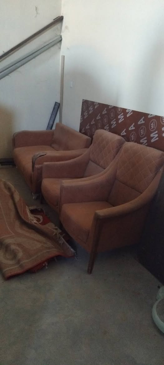 معرض ومزاد اثاث جديد ومستخدم ..الخالص .عرب شوكه
جملونات مقابل البانزين خانه 
بأسعار كلش مناسبه 
للاستفسار اكثر الاتصال او مراسله واتي اب
ع***********
