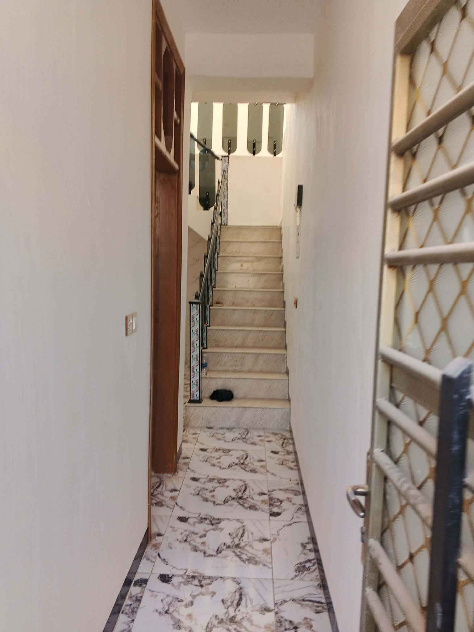 ياالله دار البيع مشتمل طابيقن المساحة 100 درجة أولى قريب على شارع 100 خلف التجاري نوع العقار طابو زراعي سند 25 تحويل بسم المشتري الموقع حله بابل شارع 100جديد الاستفسار على رقم *********** اوتساب
