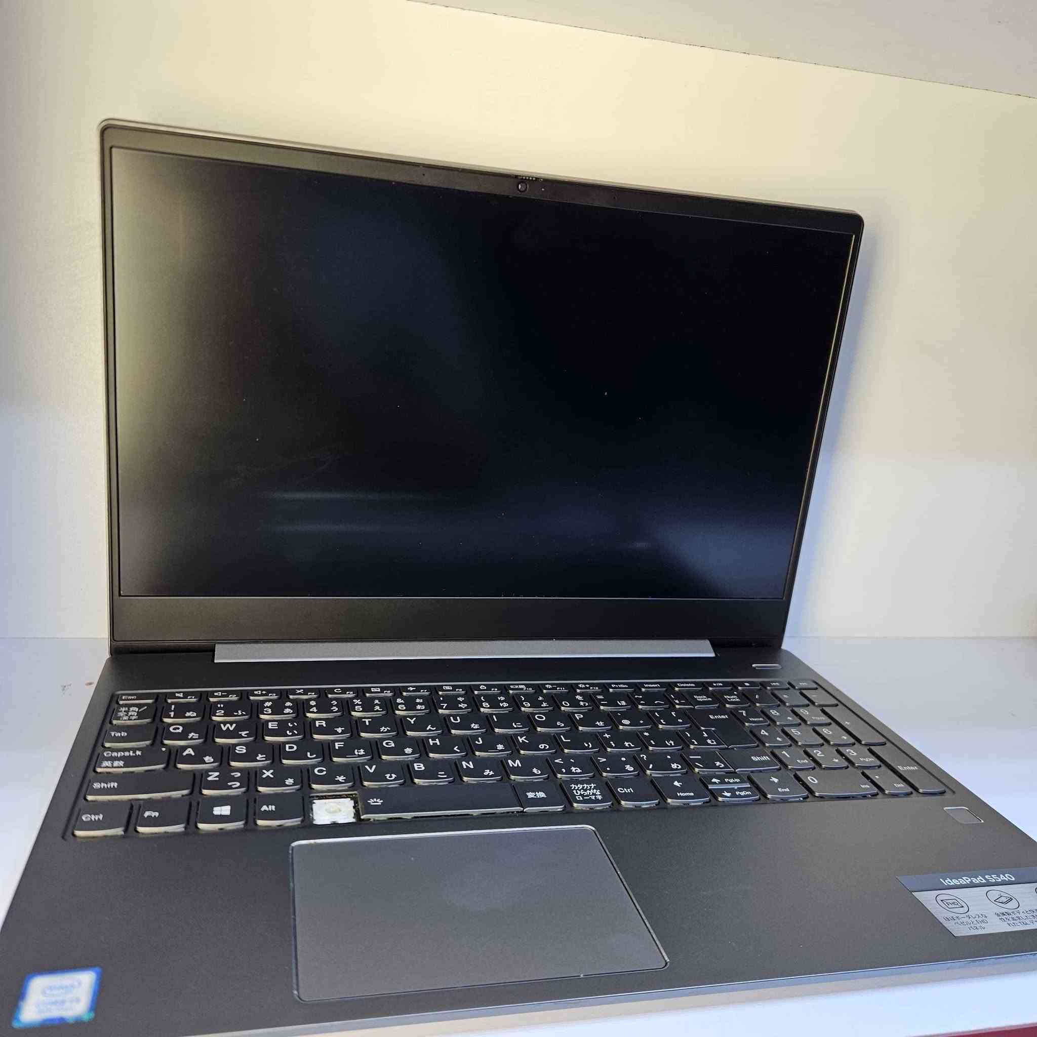 Lenovo ideapad s540
I3 8U
12GB DDR4
256GB SSD
15.6FHD
INTEL UHD 620 6GB
BATTERY :  💯%
الملاحظات : نقص زر أضافي مو زر اساسي موضح بالصور
ملحقات وياه ماوس وماوس باد
شاحنه واير شحن جنطه هدية مقدمه من المحل

السعر واصل شامل كامل : 230الف
تواصل على الرقم *********** بغداد, العراق
