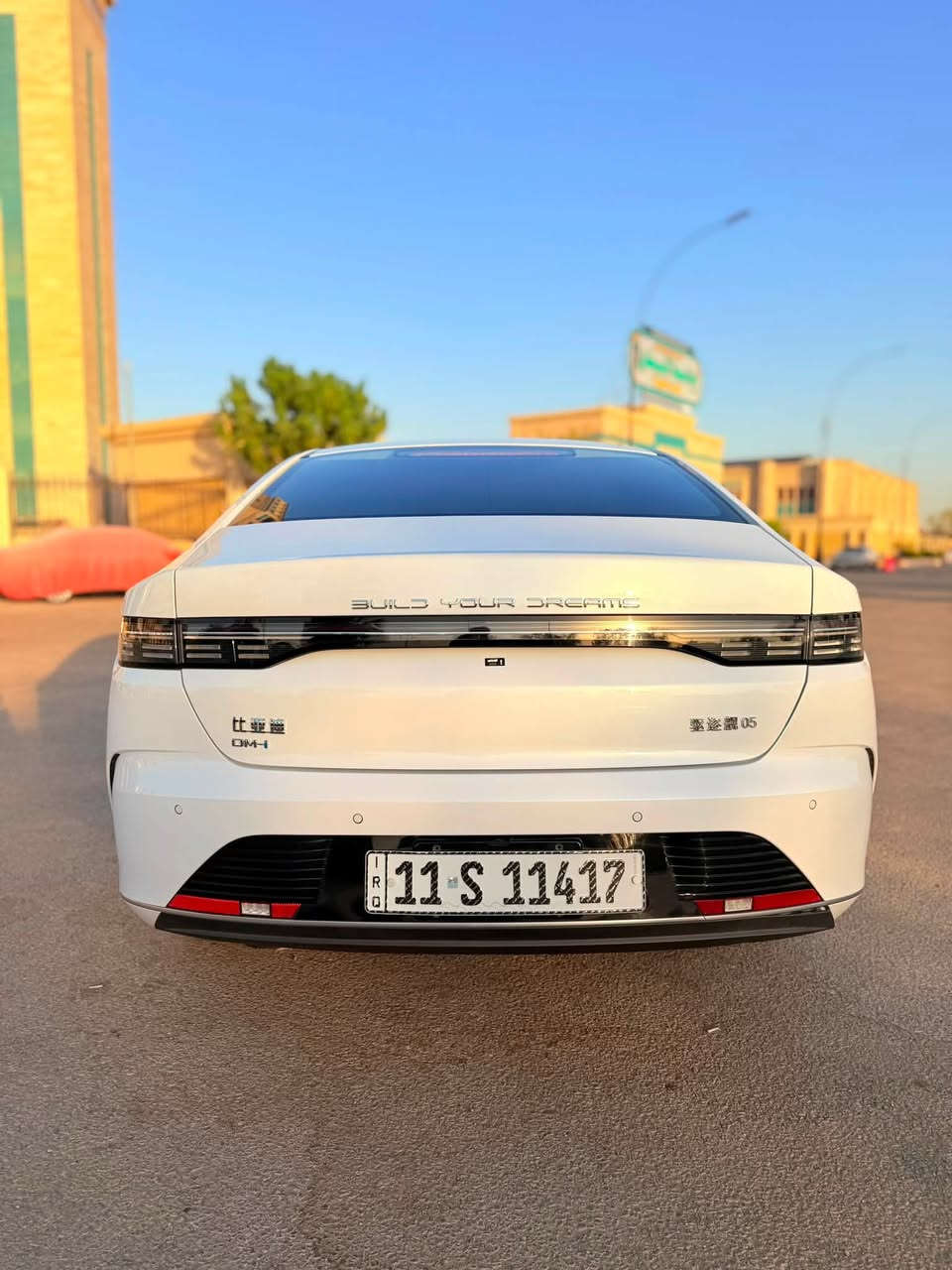 🚘 للبيع BYD Destroyer 05 موديل 2025 DM-i
✨ سيدان هايبرد Plug-in Hybrid — اقتصادية وعملية

🔹 المحرك: 1.5 لتر بنزين + محرك كهربائي

🔹 ناقل الحركة: E-CVT أوتوماتيك

🔹 الدفع: أمامي FWD

🔹 عدد المقاعد: 5

🔹 السرعة القصوى: 185 كم/ساعة

🔹 التسارع 0-100: حوالي 7.3–7.9 ثانية حسب الفئة

🔹 البطارية: Blade LFP

🔹 سعة البطارية: 8.3 أو 18.3 kWh حسب الفئة

🔹 المدى الكهربائي: 55 كم أو 120 كم NEDC حسب الفئة

🔹 استهلاك اقتصادي جداً للوقود

🔹 الطول: 4780 ملم

🔹 العرض: 1837 ملم

🔹 الارتفاع: 1495 ملم

🔹 قاعدة العجلات: 2718 ملم

🔹 سعة الصندوق: 450 لتر

⭐ مميزات السيارة:

• شاشة وسطية 12.8 إنش

• مفتاح رقمي

• تكييف أوتوماتيك مع مخارج خلفية

• فرامل إلكترونية

• أنظمة أمان ومساعدة للسائق حسب الفئة

• بطارية BYD Blade

• سيارة اقتصادية جداً ومناسبة للاستخدام اليومي

📌 الموديل: 2025

📌 النوع: BYD Destroyer 05 DM-i

📌 الحالة: [تطبيع جاملغ من الشركه  ]

📌 اللون: [ابيض]

📌 الممشى: [5000]

💰 السعر: [20مليون ]

📞 للاستفسار: ["***********
