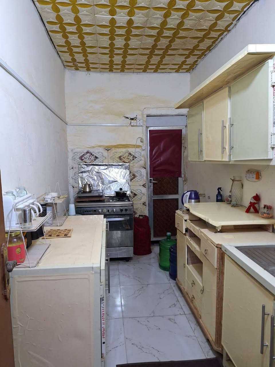 #للبيع بيت زراعي سند 25 مداور بأسم المشتري ومرقم ومشمول بالتطويب
#المساحة 130 متر 
#يتكون من غرفتين جوه وفوك السطح ومطبخ واستقبال وصالة وصحيات خارجيه وداخليه ومحل خارج البيت العنوان الديوانية خلف الحضاره البو جاسم مقابل مديرية المخدرات الأستفسار ***********+*********** واتساب *********** او مراسلة الصفحة
