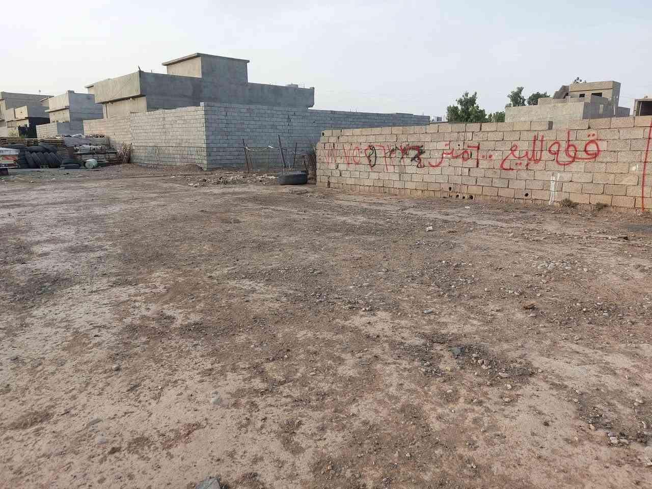 ٣ قطعه للبيع كل قطعه ٢٠٠ متر واجهة لشارع العام
يعني مساحة الكلي ٦٠٠ متر
عنوان خلف سيد حسيب و مطعم جنة العراق
منطقة بيه خدمات.. على سعر وتفاصيل دز ع خاص..،

***********
