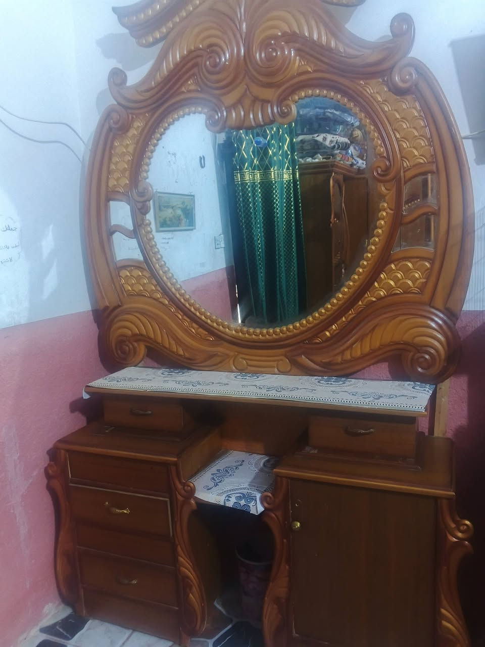 السلام عليكم قرفه خشاب للبيع
نضيفه الشراي الاتصال ***********

