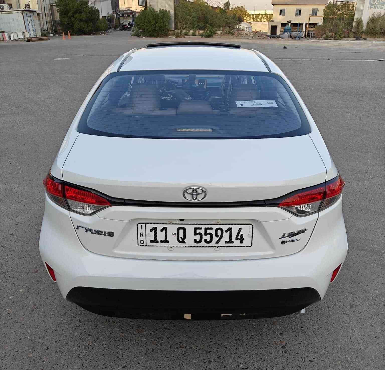 السلام عليكم 🚗
للبيع تويوتا كورولا ليفين 2025
الشكل الأمريكي - تجميع الصين

**المواصفات:**
- الموديل: 2025
- اللون: ابيض صدفي
- العداد: 13,000 كم فقط
- المحرك: 1800cc اقتصادي
- الكير: اوتوماتيك CVT

**المواصفات والاضافات:**
- شاشة لمس + Apple CarPlay + Android Auto
- كاميرا خلفية + رادار امامي 
- Auto Hold + هاند بريك بصمة
- لايت LED نهاري
- EV Mode - وضع القيادة الكهربائي
- 3 وضعيات قيادة: ECO / Normal / Power
- فتحة سقف

ملاحضة/
السيارة مكفولة كفالة عامة من الصبغ والبارد والكير والمكينة

**المكان:** بغداد - الاعظمية
للاستفسار والاتصال:***********
