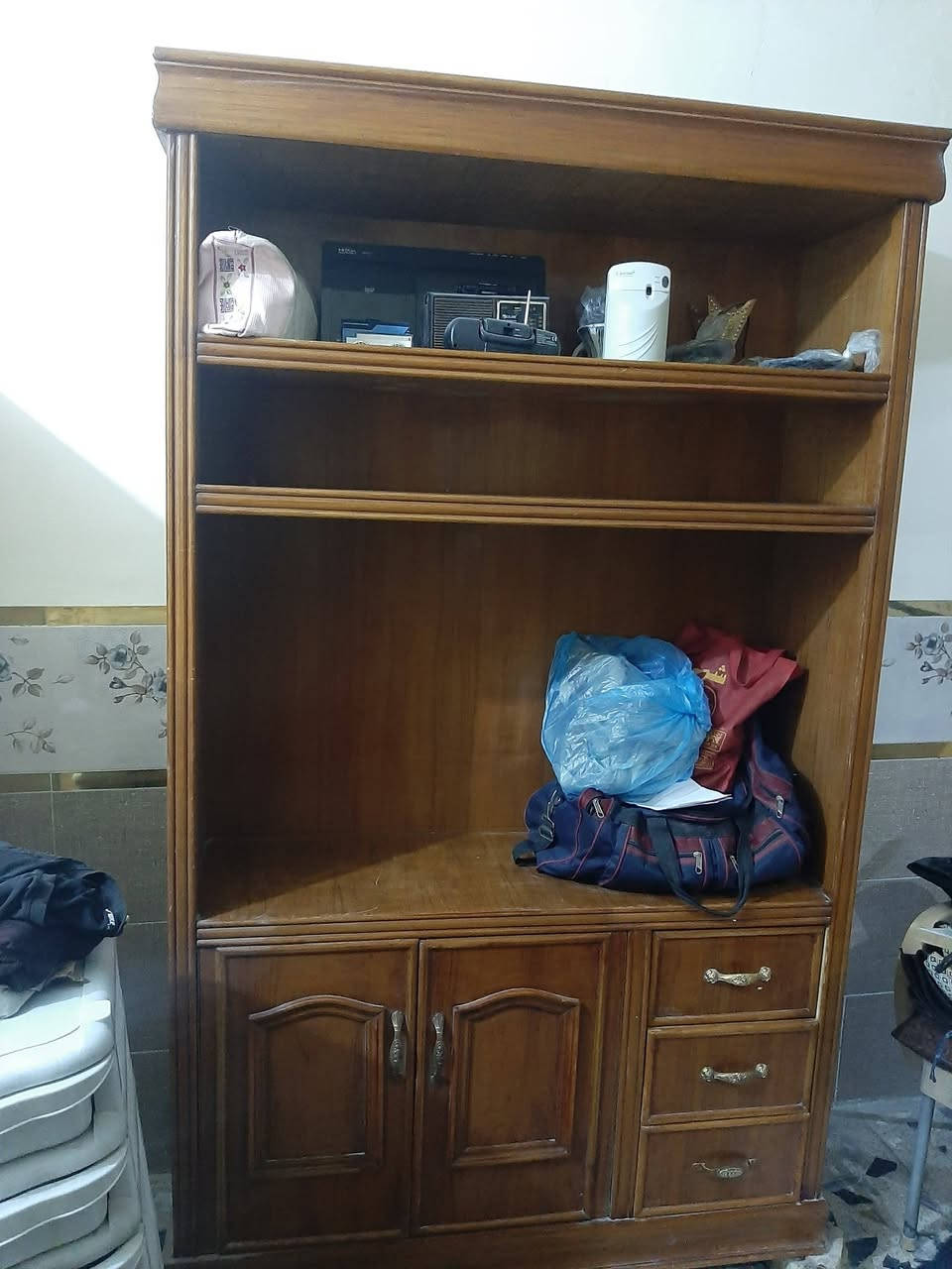 معرض خشب صاج للبيع السعر 150 وبيه مجال للاستفسار: ***********
