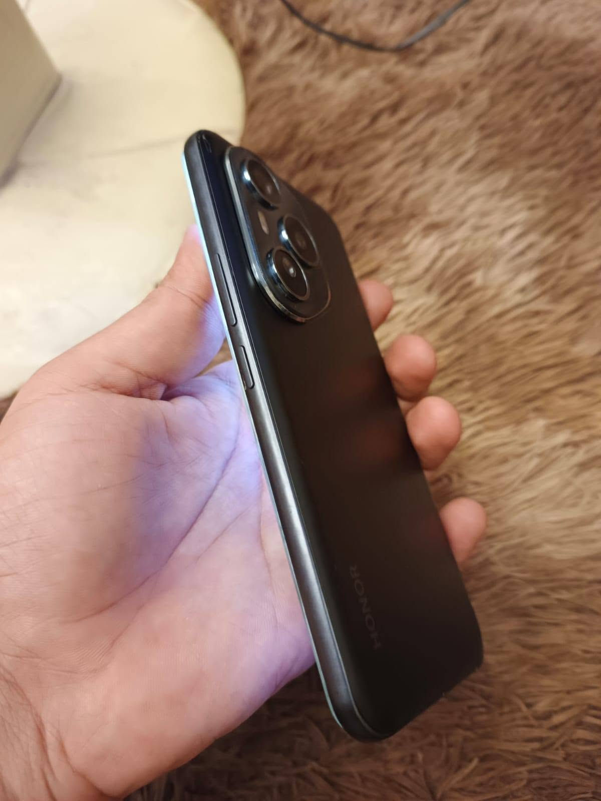 هونر 400 برو • ١٢ غيغابايت رام • ٥١٢ غيغابايت