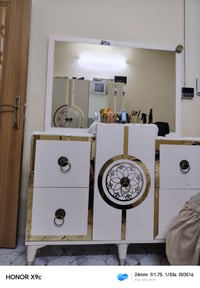 غرفة نوم • ٩ قطع • مستعمل قليل