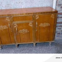 بوفيه متر ونص نظيفه جدا جدا غير مستخدمه السعر ١٠٠ جميله ساحه 55 077226...