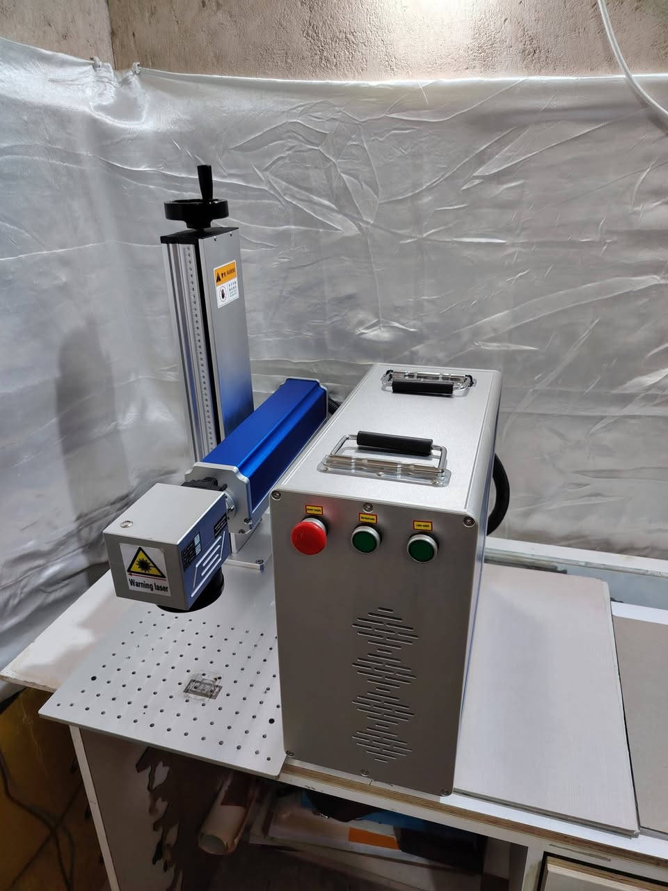 ماكينة فايبر ليزر 50 واط (Fiber Laser) للبيع
العمل: حفر ونقش عالي السرعة والدقة على جميع المعادن (ذهب، فضة، استيل، نحاس)، والأحجار الصلبة، والجلود.

​التطبيقات: طباعة الأقلام، المداليات، الشعارات، الصور الشخصية، والهدايا. وتدعم ربط الروتاري للمحابس والأكواب.  للاتصال ***********  السعر 3 ملايين  السعر قابل للتفاوض 

باقي  صور العمل بالتعليقات
