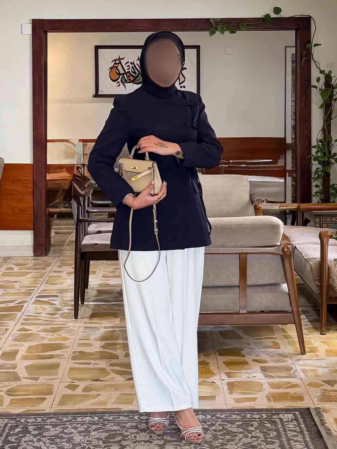شوفولي الجمال سترة ديزاين كوري 🙂‍↕️
توفرت بـ 6 الوان 💚💙🖤🤎💜🩶
قياس 38-40-42-44-46
طول السترة 75 سم 
للطلب التواصل واتساب او دايركت ✅
