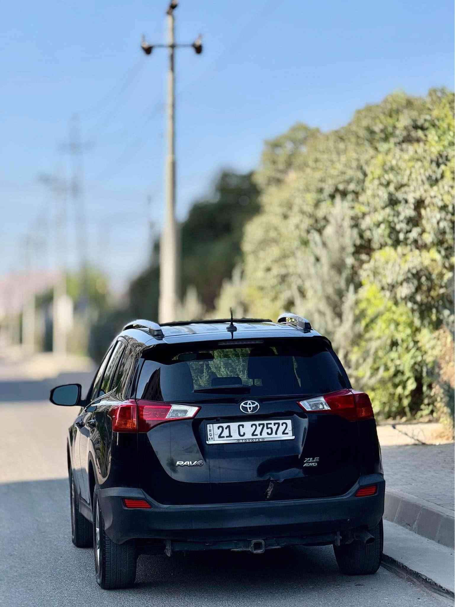 TOYOTA RAV4 2015 
توێتا ڕاڤ ٢٠١٥ xle 
بەس دەرگای سنوقی بۆیاخە یەک قرچی بچوکی هەیە تۆزێک وردەی هەیە فول فول مواسەفاتە ٨٨هەزار ڕۆشتوە گێڕو مەکینەو تەقەو ڕەقەی بە شەرتە تەحویلە خەڕامە بە شەرت 
*********** السليمانية, العراق
